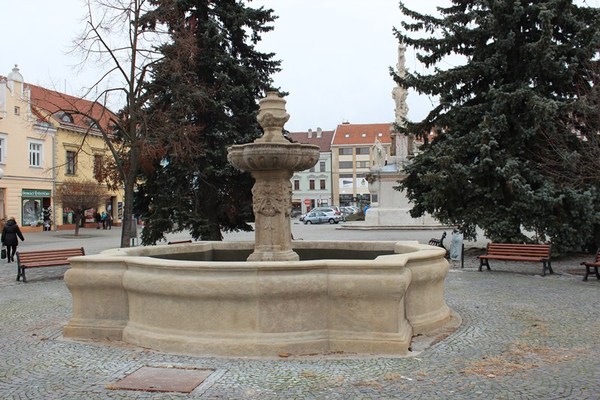 Barokní kašna na Mariánském náměstí