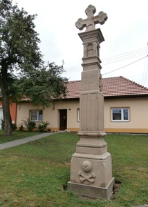 Restaurovaná boží muka v Sadech