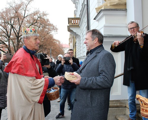 Tři králové na koních zahájili letošní sbírku