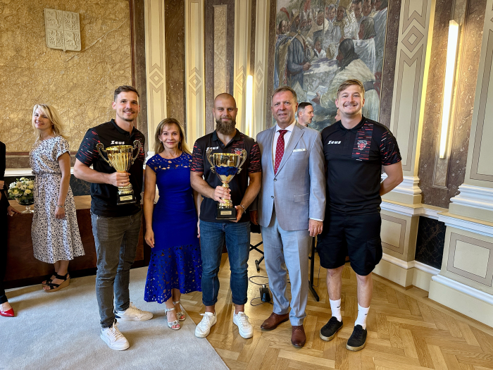 předávání dotací.jpeg