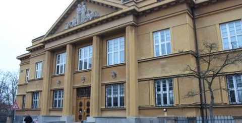 Koupě budovy po Komerční bance