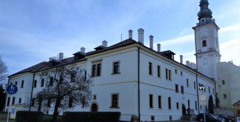Město získalo františkánský klášter