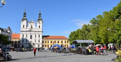 Na kole vinohrady Uherskohradišťska (otevírání a zavírání vinných stezek)