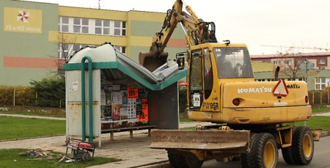 Demolice plechových přístřešků