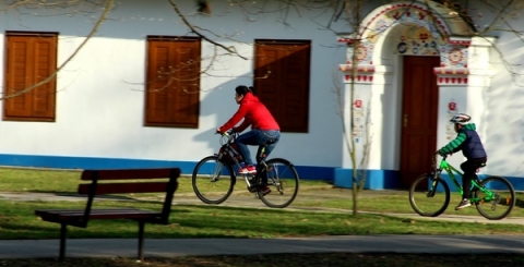 Cyklisté před Slováckou búdou