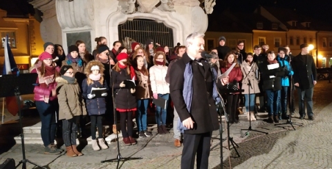 Pietní setkání u Mariánského sloupu 17. listopadu