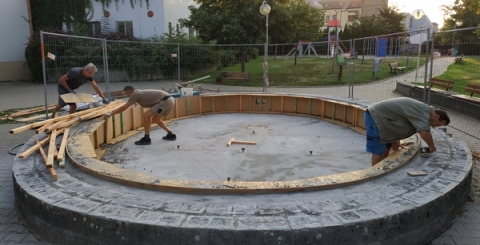 Rekonstrukce kašny v Bastionu je v plném proudu