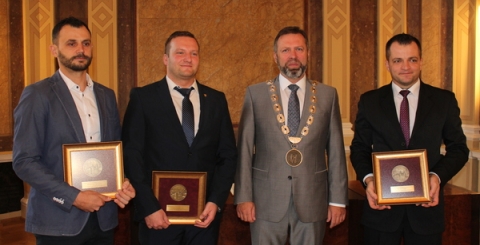 Vyznamenání starosty za hrdinský čin při hromadné dopravní nehodě