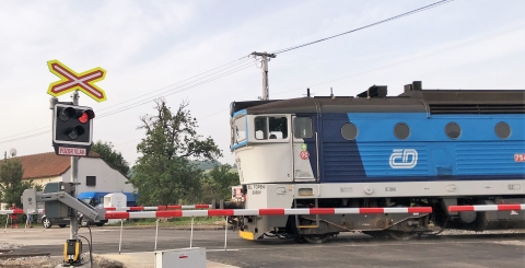 železniční přejezd Vésky