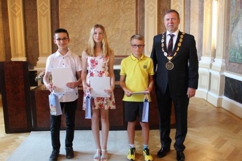Úspěšní žáci základních škol byli oceněni starostou města