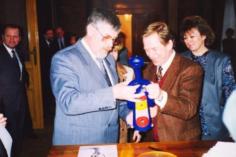 Ing. Ladislav Šupka a prezident Václav Havel při návštěvě hlavy státu v Uherském Hradišti (1992)