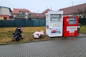 Nevhodný odpad na ulici 1. Máje