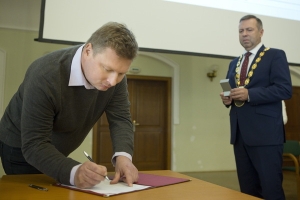 Ustavujícího zasedání zastupitelstva města 17. října 2022 - složení slibu Mgr. Náplava