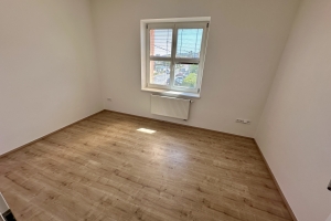 Svatojiřské nábřeží 395